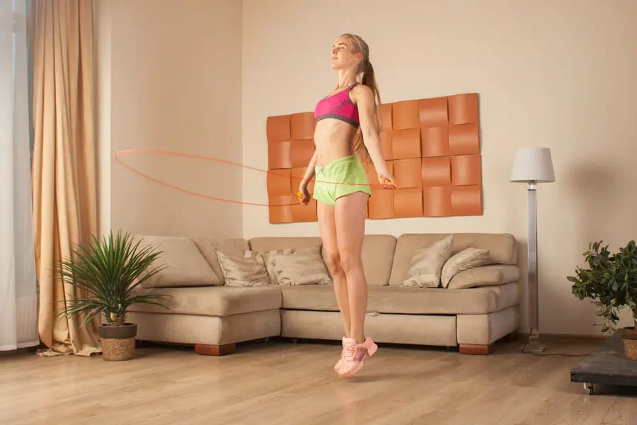 Kuiten trainen thuis met touwtjespringen